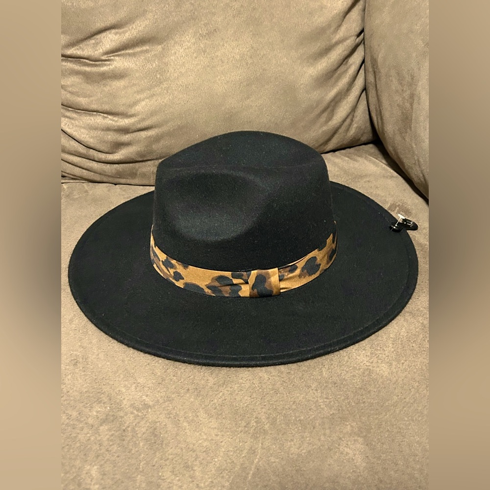 Black Flat Brim Hat With Leopard Belt NWOT